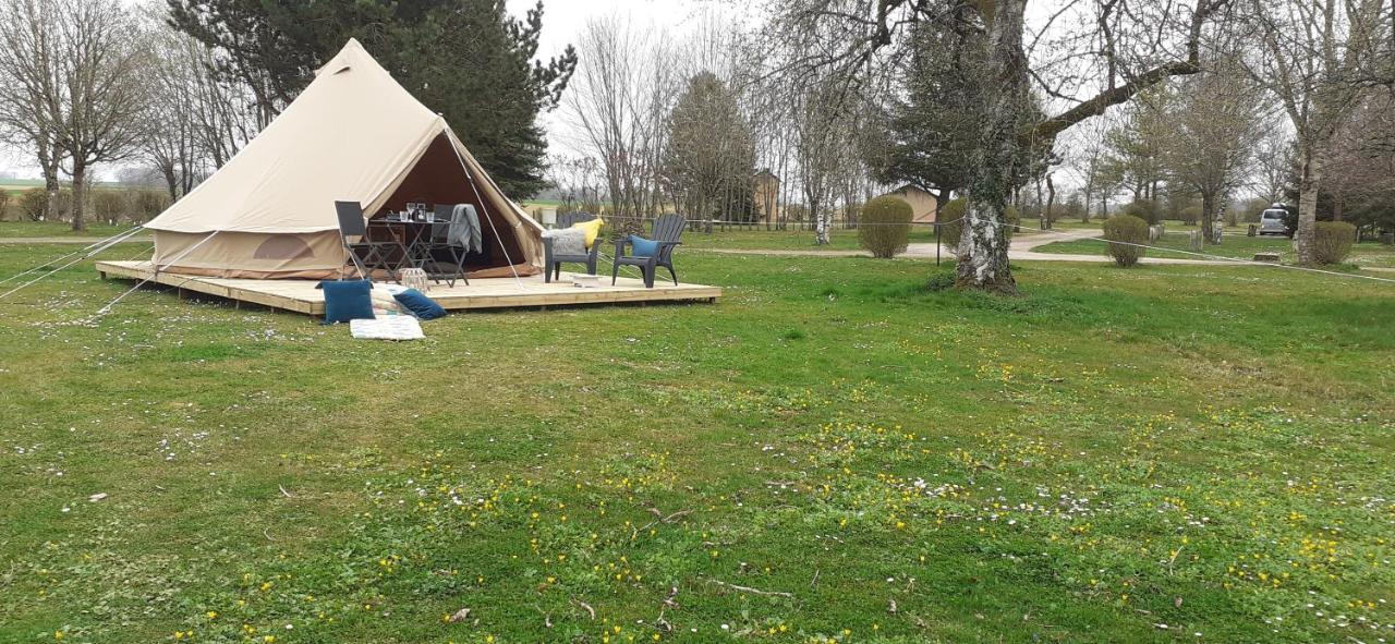 Tente Bell Au Camping Hautoreille Bannes  Luaran gambar