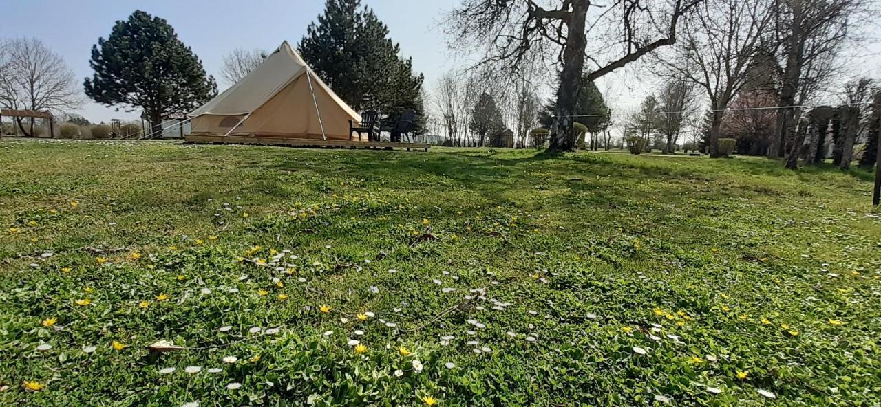 Tente Bell Au Camping Hautoreille Bannes  Luaran gambar
